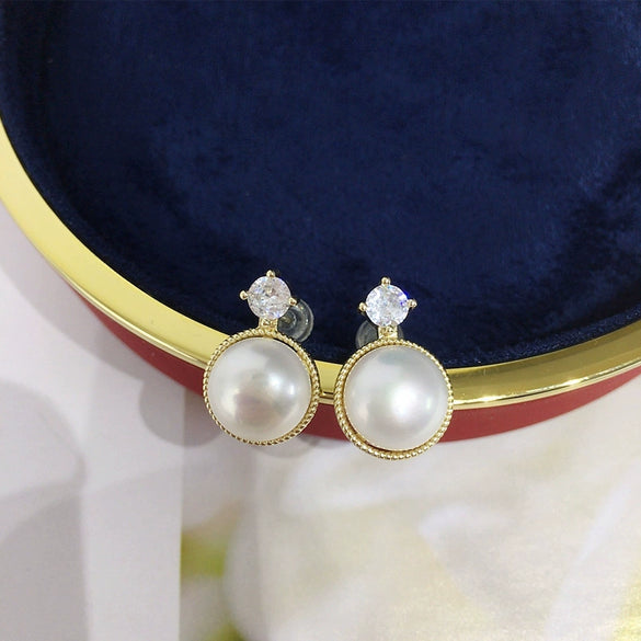 Women's Natural Freshwater Pearl Earrings Fashion Flat Round And Bun Round Shape