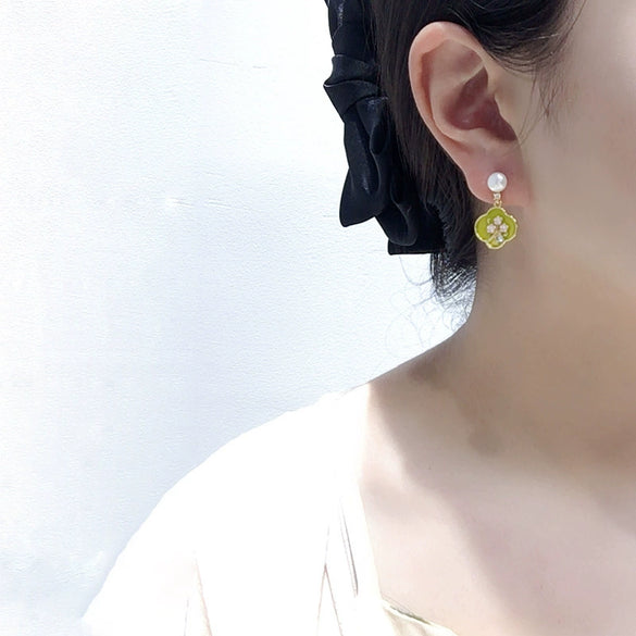 Women's Natural Freshwater Pearl Earrings In Oil Painting Style Four Leaf Clover Shape With S925 Sterling Silver