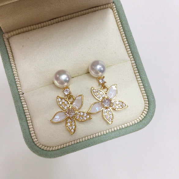 Women's Natural Freshwater Pearl Earrings In S925 Sterling Silver With Broken Shells And 5 Petals Flower Design