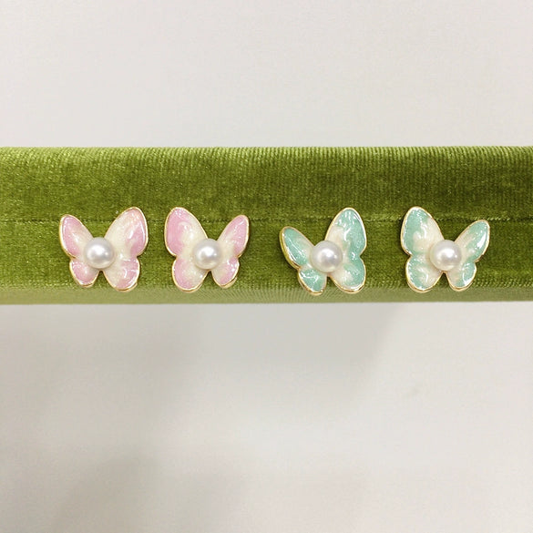 Women's Natural Freshwater Pearl Earrings In S925 Sterling Silver With Gradient Blue Butterfly Design And Oblate Shape