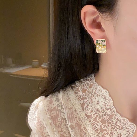 Women's Natural Freshwater Pearl Earrings In S925 Sterling Silver With 18K Gold Oblate Shape