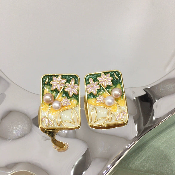 Women's Natural Freshwater Pearl Earrings In S925 Sterling Silver With 18K Gold Oblate Shape