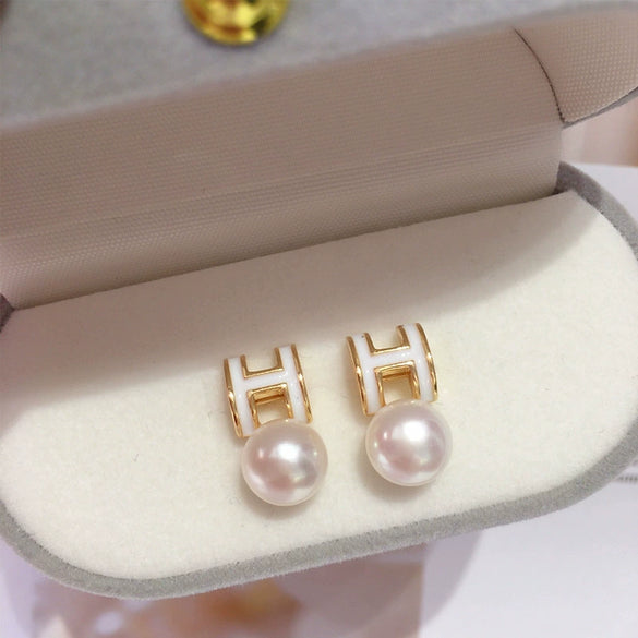 Women's Natural Freshwater Pearl Earrings Letter H Shape Oblate Round Style