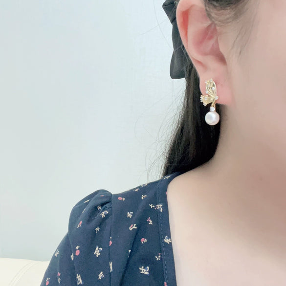Women's Natural Freshwater Pearl Earrings With Alloy Inlaid Artificial And Semiprecious Stones And Butterfly Design Oblate Shape