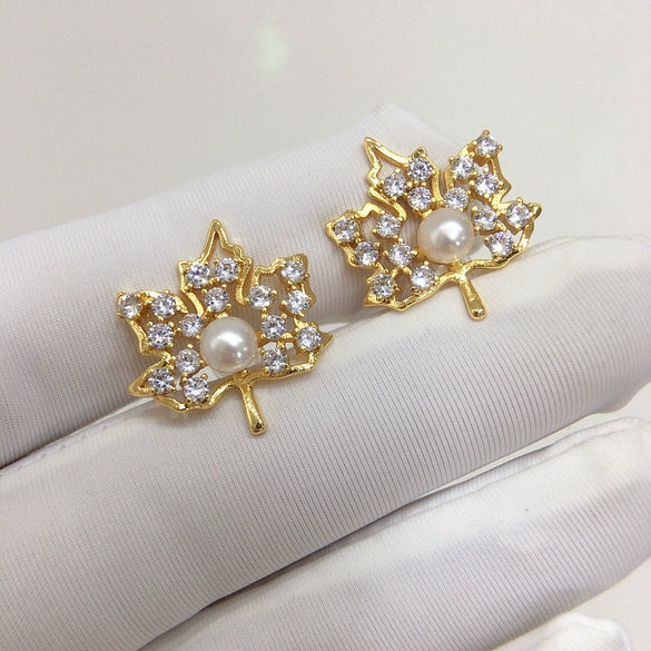 Women's Natural Freshwater Pearl Earrings With French Highgrade Zircon And Maple Leaf Design 18K Gold Colorpreserving