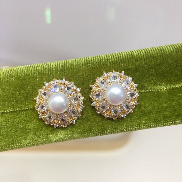 Women's Natural Freshwater Pearl Earrings With Microinlaid Zircon And 18K Gold Color Preservation Oblate And Round Shape