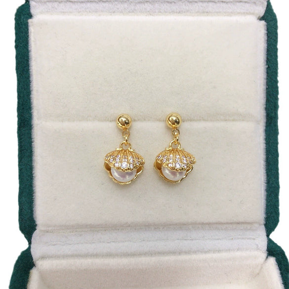 Women's Natural Freshwater Pearl Earrings With Microinlaid Zircon Oblate Shape