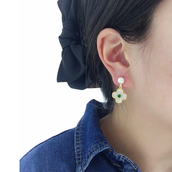Women's Natural Freshwater Pearl Fourleaf Clover Oblate Earrings With 18K Real Gold Plating