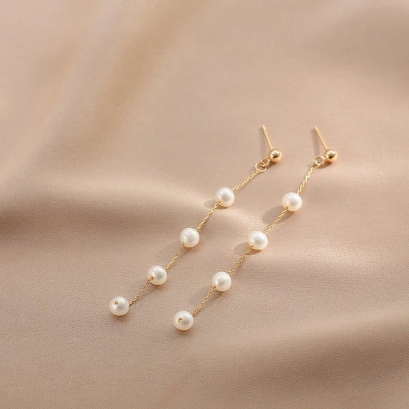 Women's Natural Freshwater Pearl Nearly Round Earrings