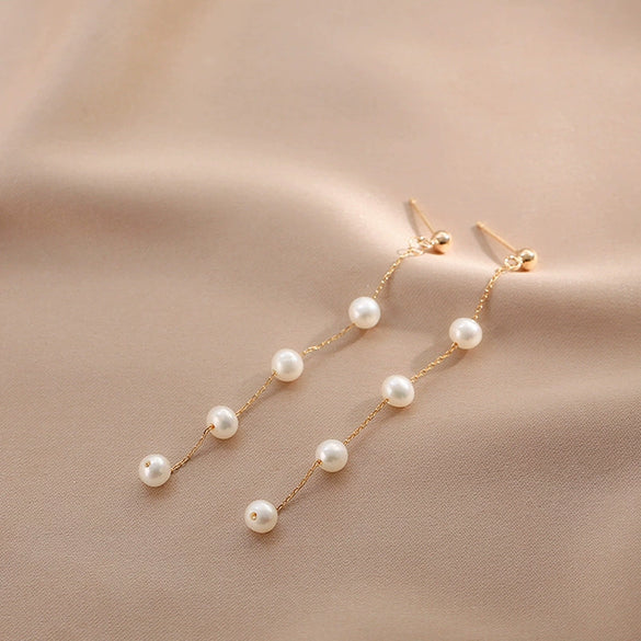 Women's Natural Freshwater Pearl Nearly Round Earrings