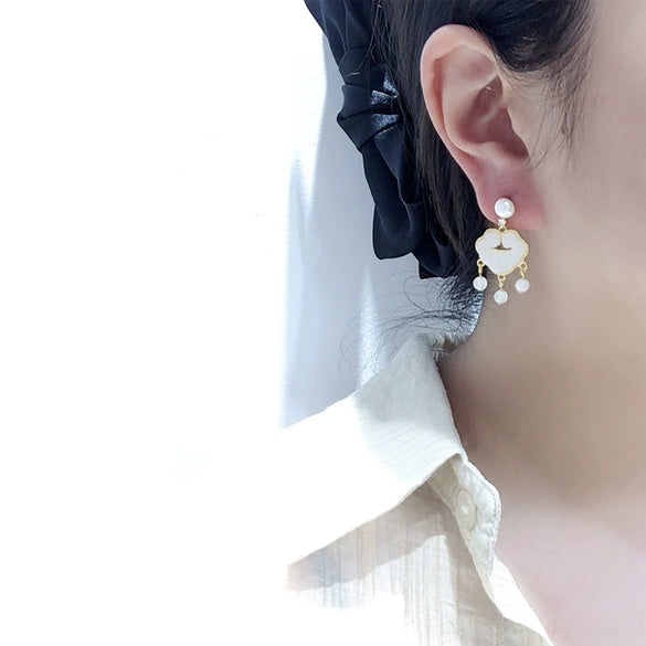 Women's Natural Freshwater Pearl Oblate S925 Sterling Silver Needle Earrings With Long Life Lock Chalcedony Design
