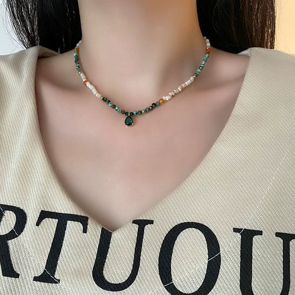 Women's Natural Stone And Titanium Steel Geometric Handmade Baroque Beaded Clavicle Chain Necklace