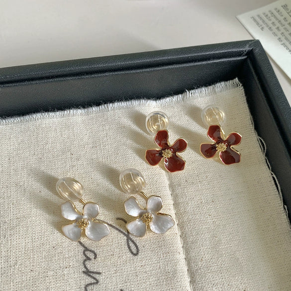 Women's Nonpiercing Clip Ear Studs Copper Electroplated Geometric Pearl White Oil Painting Flower Temperament Mosquito Repellent Incense Plate Style