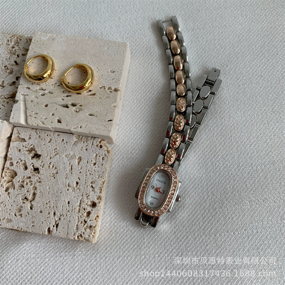 Women's Oval Alloy Bracelet Watch With Diamondencrusted Antique And Fashion Style