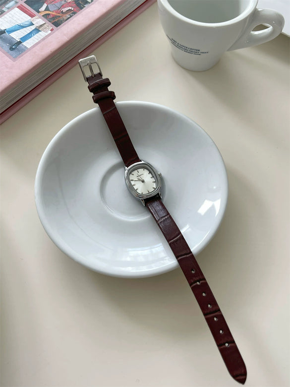 Women's Oval Alloy Case Quartz Watch With Pu Leather Belt And Stainless Steel Horseshoe Buckle Printed Logo Onion Crown Mineral Reinforced Glass Mirror