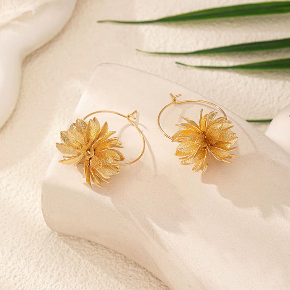 Women's Oversized Floral Metal Statement Earrings With Gold Tone Finish Fashionable Simple And Versatile Flower Design