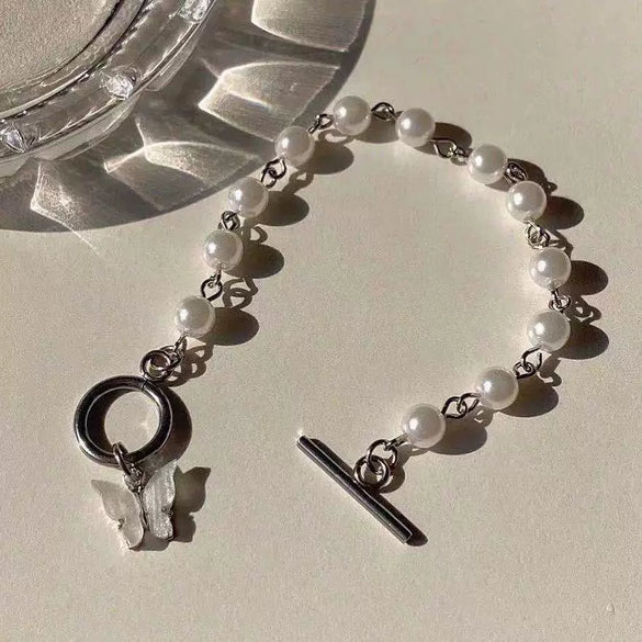 Women's Pearl Butterfly Pendant Bracelet With Geometric Styling Retro Simple Original Design