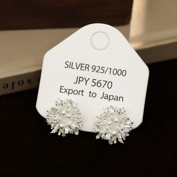 Women's Pearl Geometric Sunflower Copper Electroplated Earrings Fashion Style