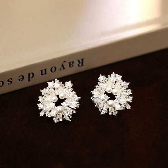 Women's Pearl Geometric Sunflower Copper Electroplated Earrings Fashion Style