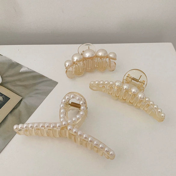 Women's Pearl Handmade Retro Fashion Geometric Hair Shark Clip