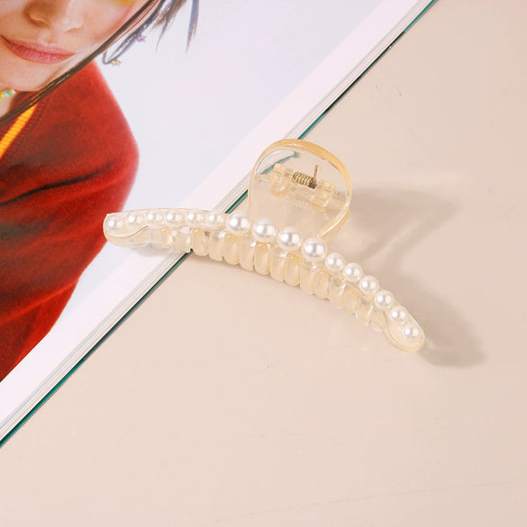 Women's Pearl Handmade Retro Fashion Geometric Hair Shark Clip