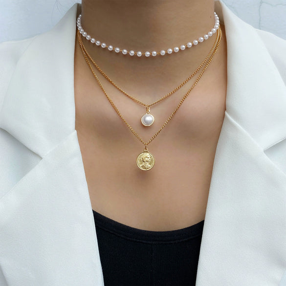 Women's Pearl Necklace With Alloy Love Pendant Geometric Pattern Highend Style