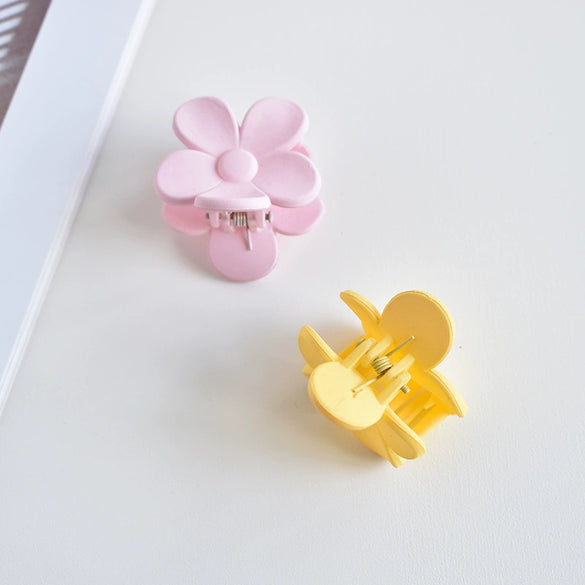 Women's Plastic And Resin Handmade Floral Hair Accessories Flower Grab Clip