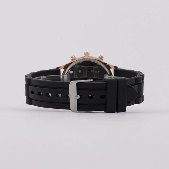 Women's Plastic Case Silicone Strap Round Dial Quartz Watch