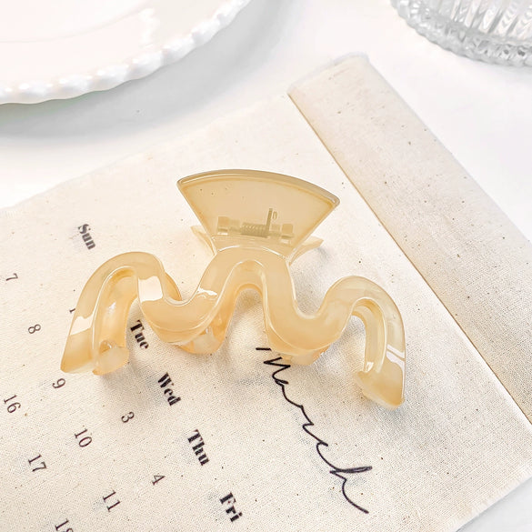 Women's Plastic Resin Handmade Geometric Mshaped Wave Hair Grab Clip Hair Accessories