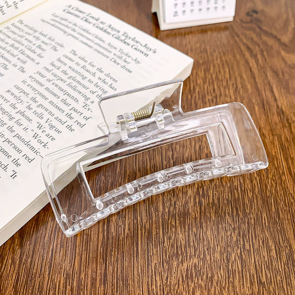 Women's Plastic Resin Handmade Geometric Semicircular Hollow Grab Hair Clip