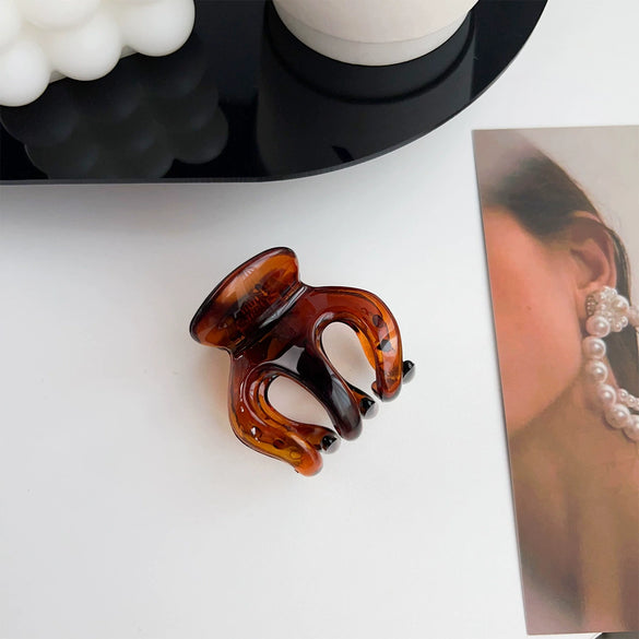 Women's Plastic Resin Handmade Geometric Semicircular Hollow Grab Hair Clip