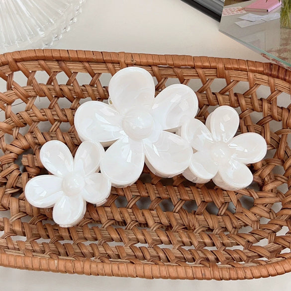 Women's Plastic Resin Handmade Little Fresh Style Plants Flowers Hair Grab Clip