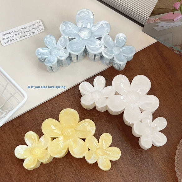 Women's Plastic Resin Handmade Little Fresh Style Plants Flowers Hair Grab Clip