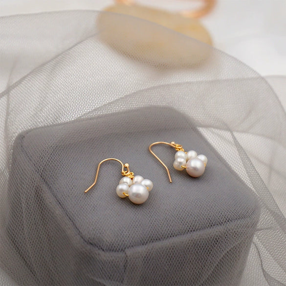 Women's Punk Trendy Slimming Street Fashion Geometric Pearl Cat Claw Earrings With Gold Electroplating