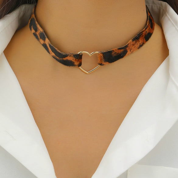 Women's Red Velvet Geometric Choker Necklace With Round Buckle And 925 Silver Pendant Fashion Party Jewelry