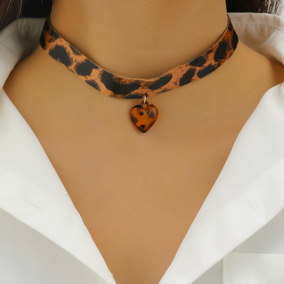 Women's Red Velvet Geometric Choker Necklace With Round Buckle And 925 Silver Pendant Fashion Party Jewelry