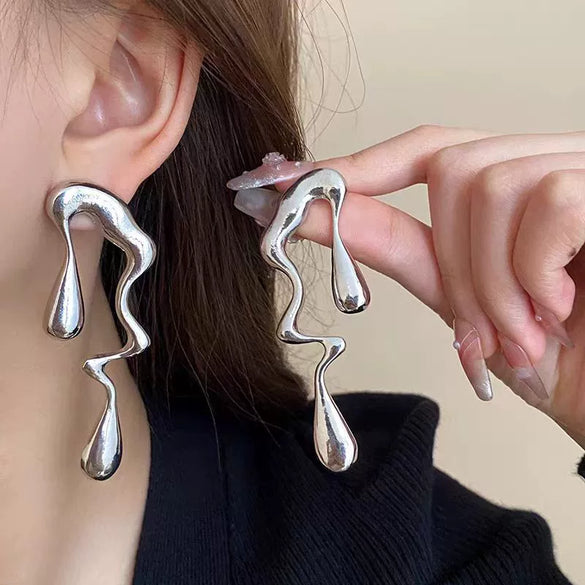 Women's Retro Alloy Geometric Drop Earrings With Irregular Ushaped Design And Electroplated Finish