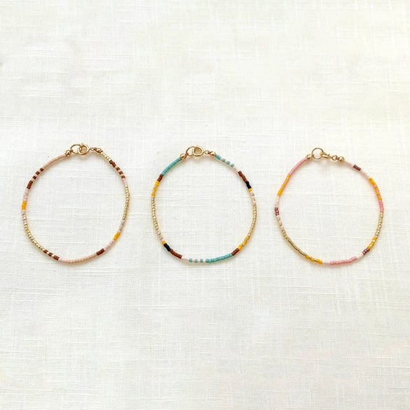 Women's Retro Bohemian Handwoven Glass Glaze Beaded Bracelet With Geometric Pattern