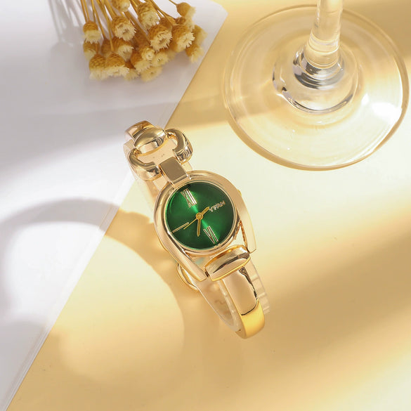 Women's Retro Casual Button Ring Watch With Alloy Strap And Buckle Zinc Alloy Case Round Dial