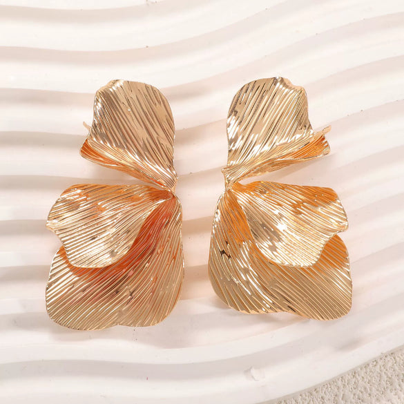 Women's Retro Electroplated Alloy Flower And Leaf Earrings With Stainless Steel Posts Exaggerated Layered Botanical Design