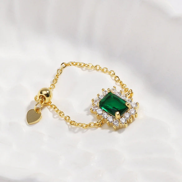 Women's Retro Elegant Green Square Diamond Stretch Ring Copper Zirconia Geometric Design
