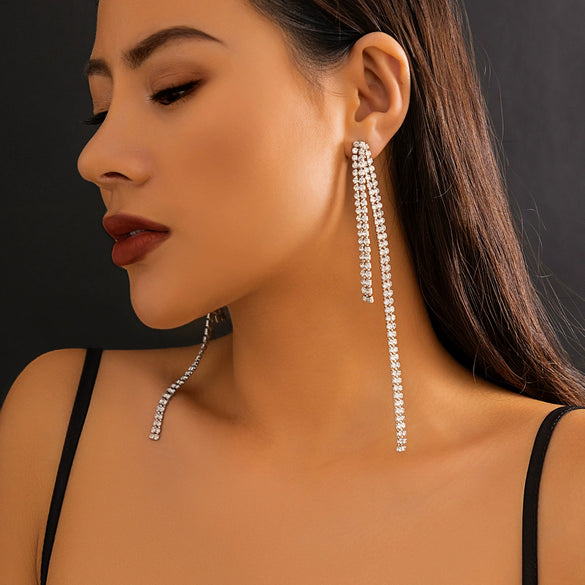 Women's Retro Elegant Metal Tassel Earrings With Geometric Pattern And Electroplating Treatment