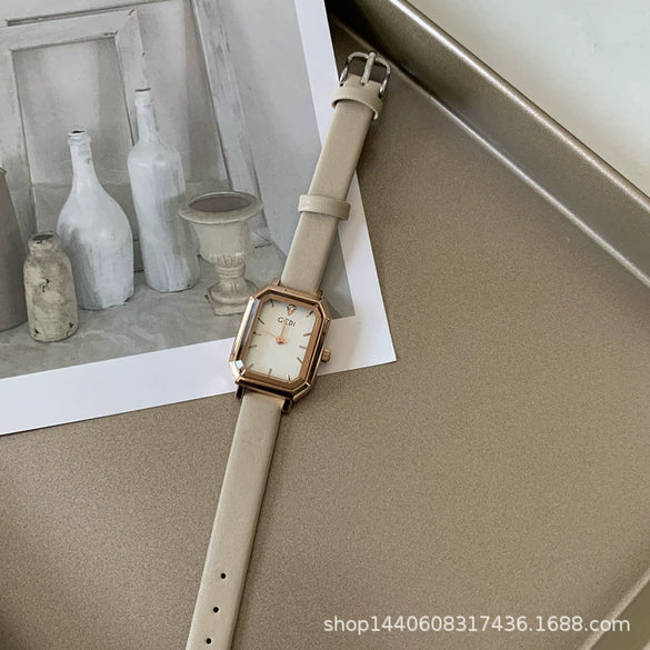 Women's Retro Elegant Quartz Watch Alloy Case Ordinary Glass Mirror Rectangular Style