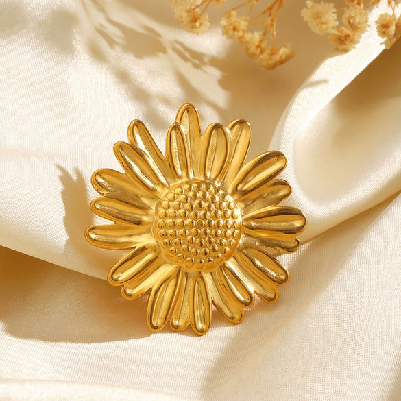 Women's Retro Exaggerated Sunflower Stainless Steel Ring With Vacuum Plating
