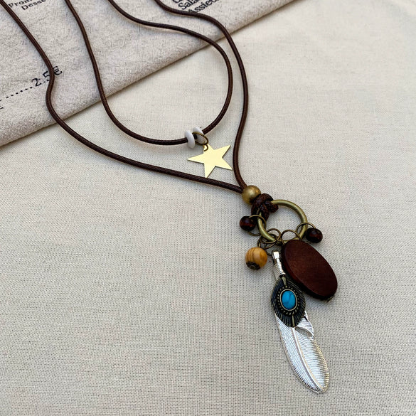 Women's Retro Feather Pendant Necklace Mixed Materials Alloy Leaf Electroplating