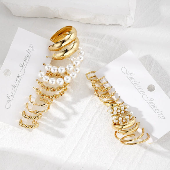 Women's Retro Geometric Alloy Pearl Earrings Set With Electroplating