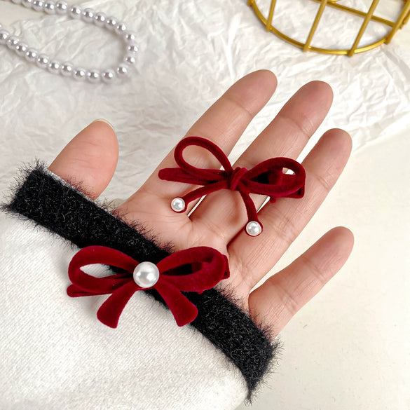 Women's Retro Geometric Flocking Velvet Pearl Bow Handmade Hairpin Hair Accessory