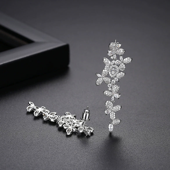 Women's Retro Geometric Flower Earrings With Zircon Accents Electroplated Copper Fashion Jewelry Wholesale