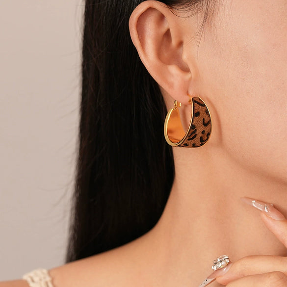 Women's Retro Geometric Leopard Print Flocking Copper Earrings With Real Gold Electroplating
