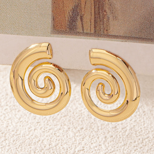 Women's Retro Geometric Metal Shellshaped Long Drop Earrings With Bold Statement Design